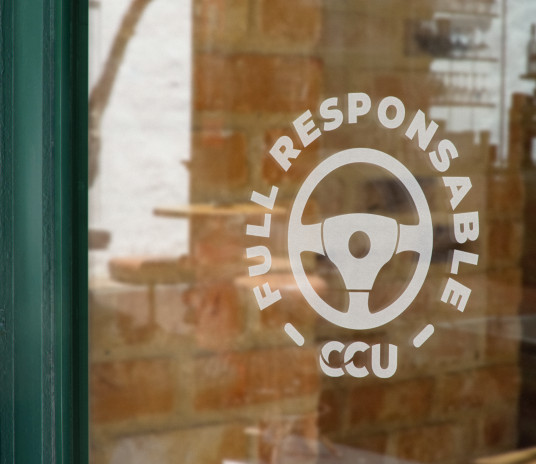 Aplicación Full Responsable en un teléfono